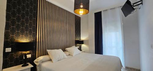 Nerja City Centre Hotel | Hostal Luna de Nerja