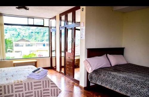 Banos de Agua Santa Hostel | Hostal Monte Carmelo