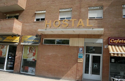 Barrio de Jesus House | Hostal Puente de Piedra