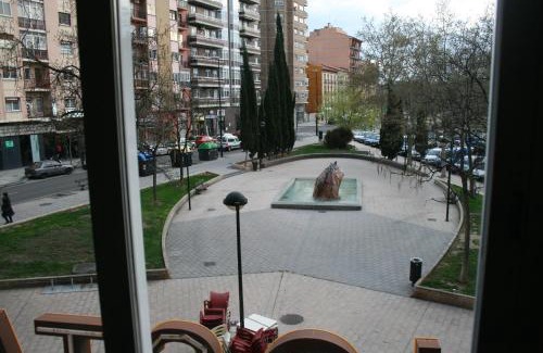 Barrio de Jesus House | Hostal Puente de Piedra