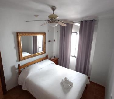 Cuevas de San Marcos House | Hostal R-Conecta