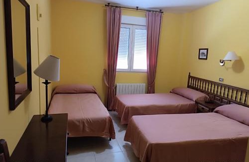 Sahagun House | Hostal Restaurante Yagual