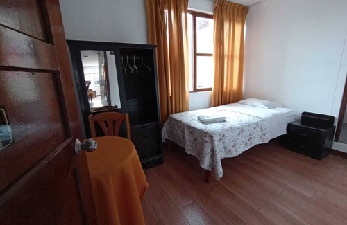 Chimbote House | Hostal San Antonio, free internet, cochera