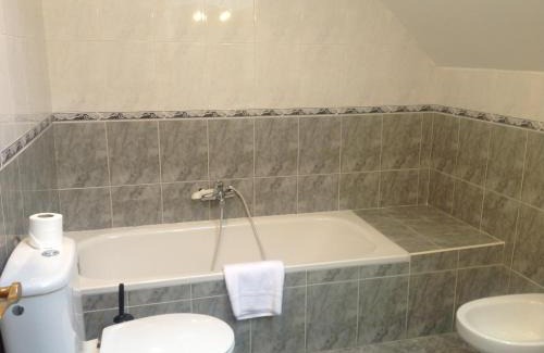 La Virgen del Camino House | Hostal San Froilan