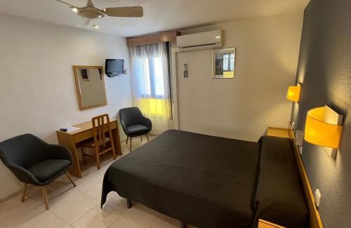 Angles House | Hostal Tarrés
