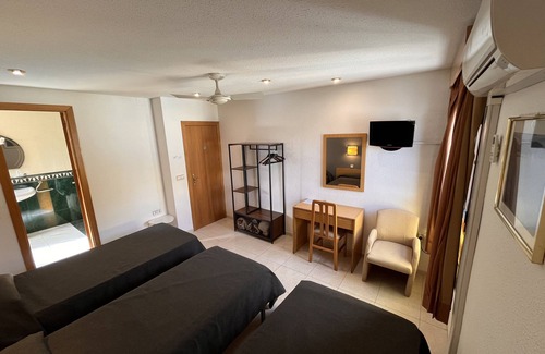 Angles House | Hostal Tarrés