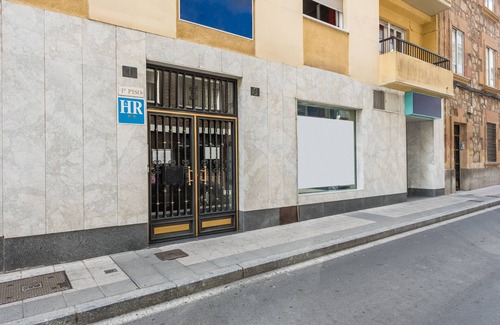 Oeste House | Hostal Uria