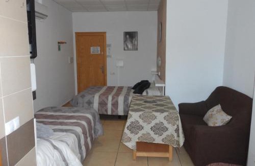 Madrigalejo House | Hostal Via Del Caminante