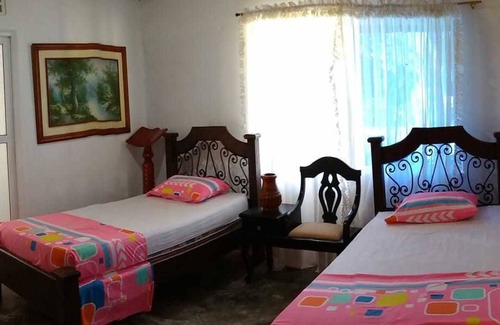 Planeta Rica House | Hostal Villa Juliana