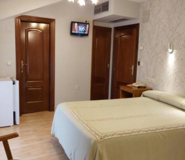 Laguna de Duero House | Hostal Virgen del Villar