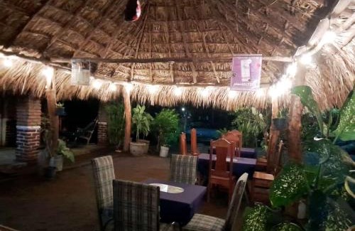 Santa Cruz Bed & Breakfast | Hostal Y Restaurante El Escondite