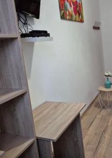 West Pomeranian Voivodeship Apartment | Hostel Tulip - Pokój jednoosobowy nr 2 ze wspólną łazienką i kuchnią