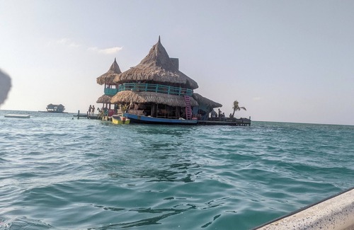 Isla Tintipan Cottage | Hostel villa luz beach