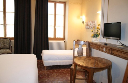 Saint-Germain-du-Bois Hotel | Hostellerie Bressane