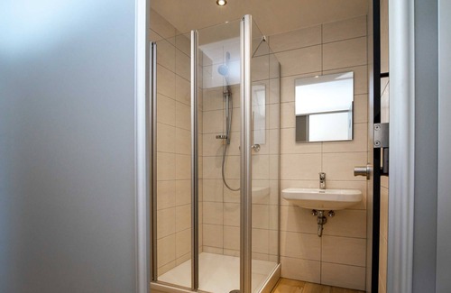 Neuhaus-Schierschnitz Apartment | Hostelzimmer 205 - Aparthotel Rotheul
