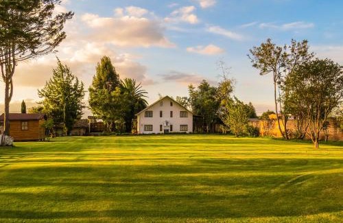 Tababela Hotel | Hosteria Airport Garden