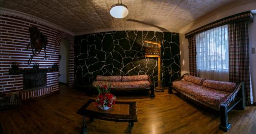 San Miguel de Salcedo Hotel | Hosteria Rumipamba De Las Rosas