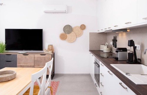 Xilokeratidi Apartment | Hosting Moments Flat with Private Mini Pool