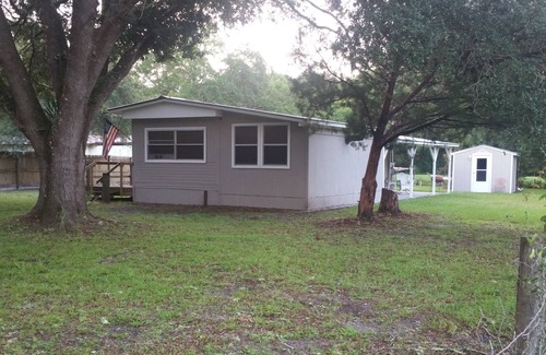 Hernando Cottage | Hosting the NFL Sunday Ticket, Your ultimate weekend destination, La Fish Camp.