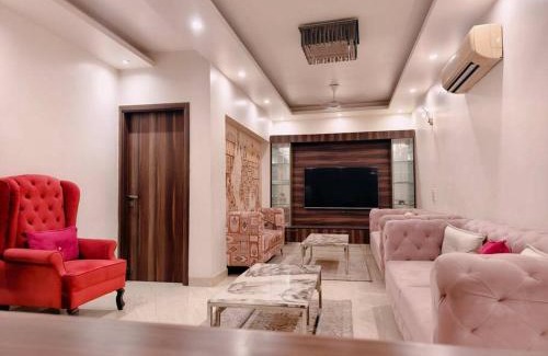 Nehru Place Apartment | HostMyStay-3BHk ! Gk1 - RBlck!