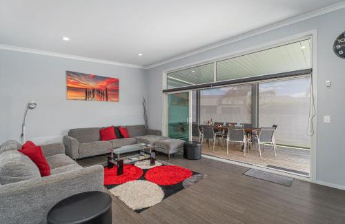 Whitianga House | Hosts on the Coast Belair Bach