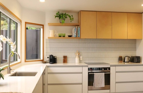 Tairua House | Hosts on the Coast Panoramic Sea Views on Paku