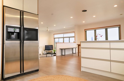 Tairua House | Hosts on the Coast Panoramic Sea Views on Paku