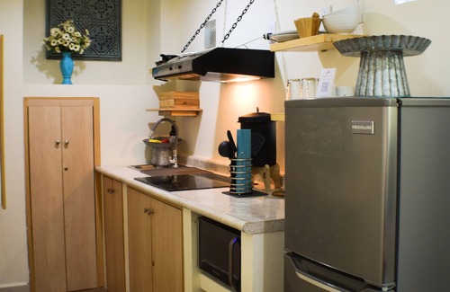 Flores Apartment | Hostted