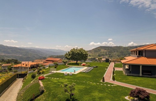 Miguas House | HostWise – Douro View Villa w/10 Suites and Pool