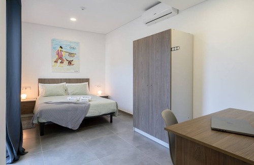 Arvore House | HostWise Arvore - Double Room w/Terrace and Pool