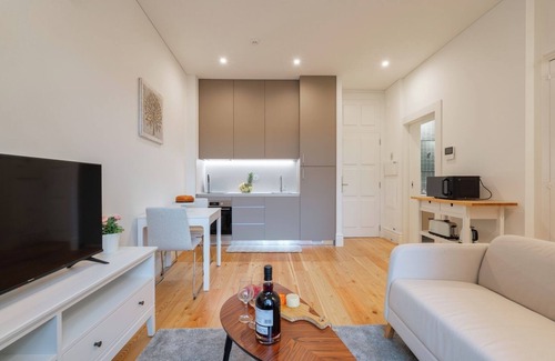 Guimaraes Apartment | HostWise - Modern and Spacious Apartments