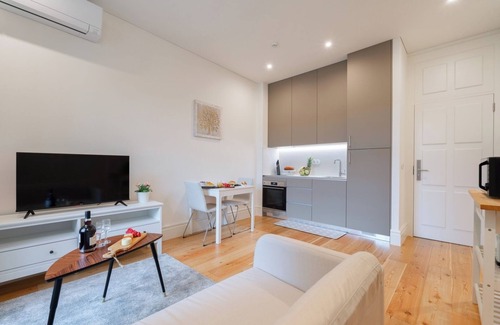 Guimaraes Apartment | HostWise - Modern and Spacious Apartments