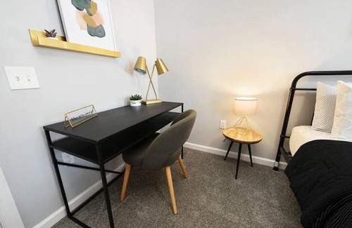 East Allegheny House | HostWise Stays - Free Parking, Highly Walkable, 2 Full bathrooms