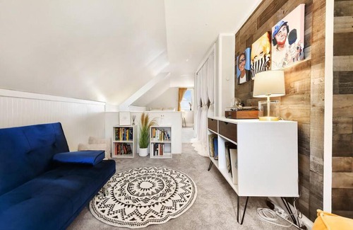 Lawrenceville House | HostWise Stays - The Geneva - Easy Walk to Childrens