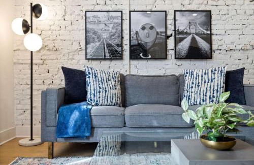 Central Northside Apartment | HostWise Stays - The Palo - No Stairs, Mexican War Streets, Family Friendly