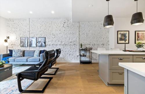 Central Northside Apartment | HostWise Stays - The Palo - No Stairs, Mexican War Streets, Family Friendly