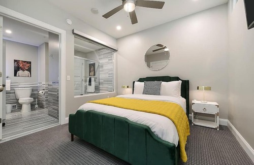 Downtown Pittsburgh Apartment | HostWise Stays - The Washington at Chatham - Free Parking, Great Views, Across from PPG Arena