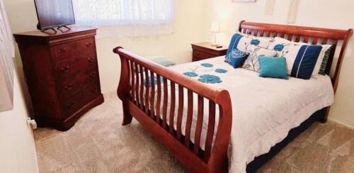 Taylor Ranch House | Hot Air Balloon Haven, King Bed, Office, Foosball, Crib