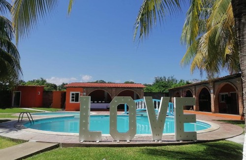 Playa San Diego House | HOT BEACH POOL RANCH