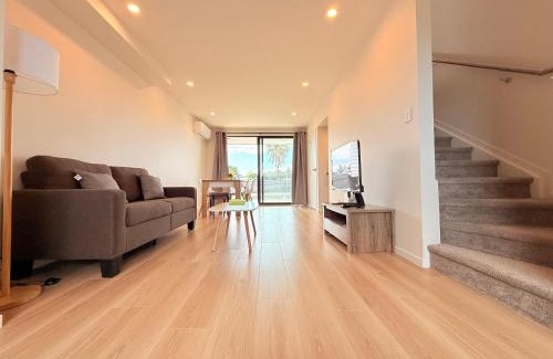 Mount Eden Villa | HOT Deal! Brand New Townhouse close to Rainbow's End