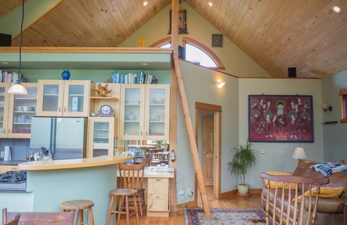 Marble Cabin | Hot Deal Season ,Every window is a masterpiece. Lake, mountain,sky viewing.Hike,