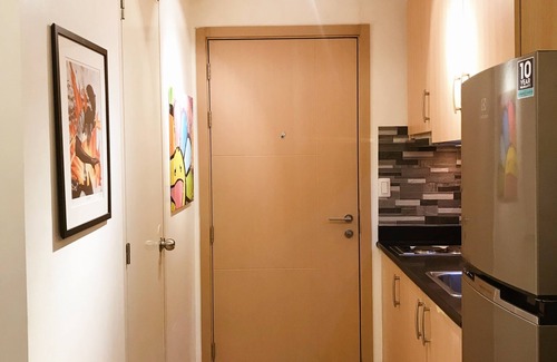 Barangka Ilaya Condo | HOT DEAL! Very accessible location - Cozy Condo + Netflix & Ps4