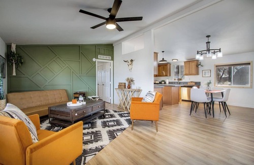 Landers House | Hot Spa + Stargazing | Dogs Welcome Here