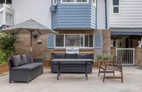 Burnaby House | Hot tub 2 BR beautiful seconary suite