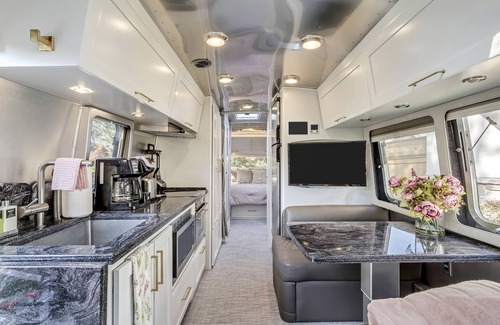 Cottonwood Heights House | Hot tub-2021 Airstream Classic w/Mountain Views!