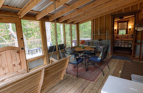 Rising Fawn Cabin | Hot Tub - 2BR + Loft Cabin - 2 mi to Cloudland