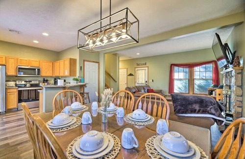 Tannersville House | HOT TUB | 4 Min Dr to Camelbeach