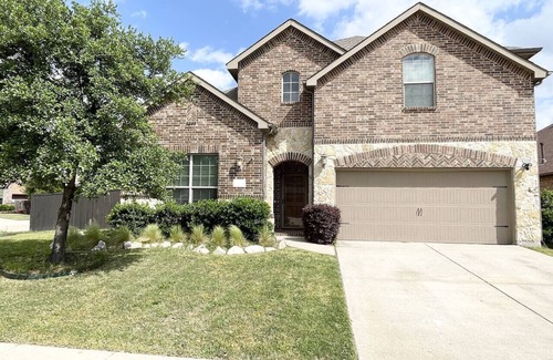 Little Elm House | Hot Tub 4BR Home - Huge Backyard, Game Room, Porch