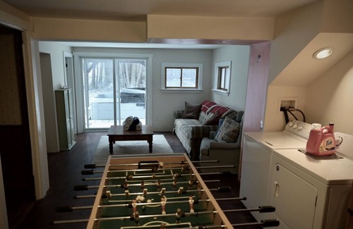 Proctorsville House | Hot Tub - 7 bedrooms - 5 minutes from Okemo Ski - enchanting 200 year old VT inn