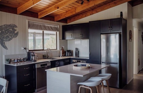 Coles Bay House | Hot tub and pet friendly!